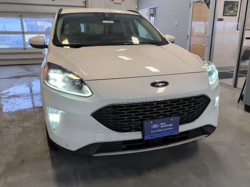 Used 2020 Ford Escape Titanium image 34