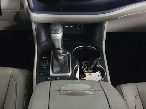 Used 2019 Toyota Highlander XLE image 26