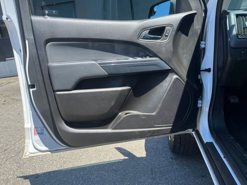 Used 2021 Chevrolet Colorado Z71 AWD/4WD image 19