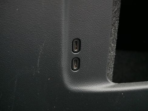 Certified 2025 Cadillac Optiq Sport 2 w/ LPO, Floor Liner Package AWD/4WD image 31