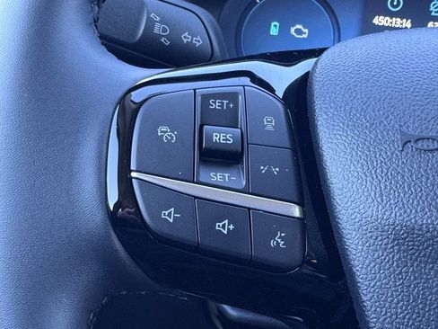 Used 2025 Ford Escape SE w/ PHEV Premium Package image 8