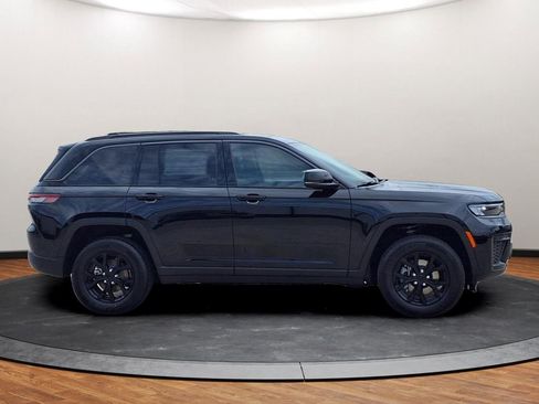 New 2026 Jeep Grand Cherokee Altitude AWD/4WD image 15