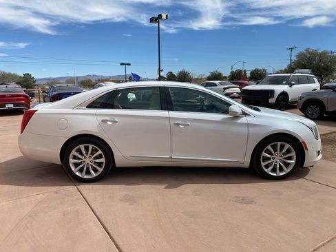 Used 2017 Cadillac XTS Luxury w/ Driver Awareness Package image 9
