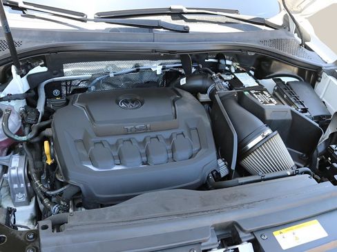 Used 2022 Volkswagen Tiguan SEL R-Line AWD/4WD image 10