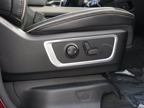 Used 2023 RAM 1500 Laramie AWD/4WD image 30