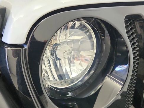 Used 2022 Jeep Wrangler Unlimited Sport AWD/4WD image 14