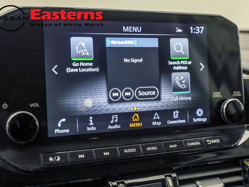 Used 2023 Nissan Pathfinder SL AWD/4WD image 18