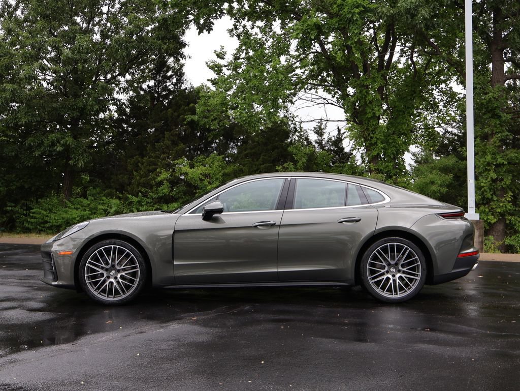 New 2026 Porsche Panamera 4 AWD/4WD image 2
