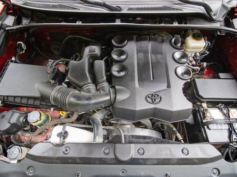 Used 2016 Toyota 4Runner Limited AWD/4WD image 18