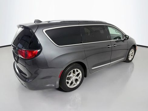 Used 2019 Chrysler Pacifica Limited FWD image 7