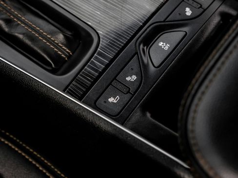 Used 2018 Chevrolet Impala Premier FWD image 27
