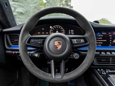 Used 2026 Porsche 911 GT3 RWD image 34