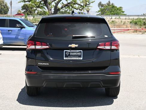 Used 2022 Chevrolet Equinox LS w/ LPO, Cargo Package FWD image 5