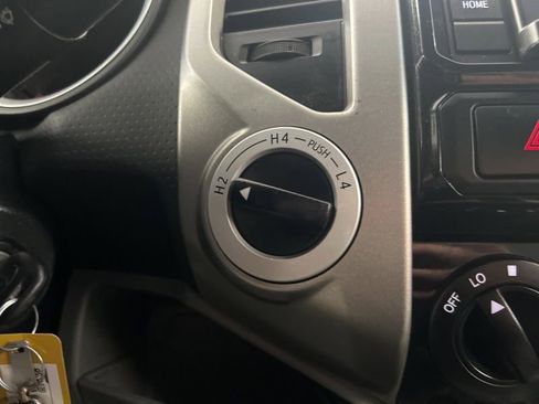 Used 2014 Toyota Tacoma 4x4 Access Cab image 36