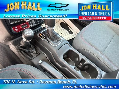 Used 2025 Jeep Gladiator Rubicon w/ Convenience Group AWD/4WD image 26