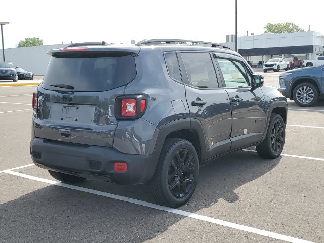 Used 2022 Jeep Renegade Altitude w/ Sun/Sound Group AWD/4WD image 3