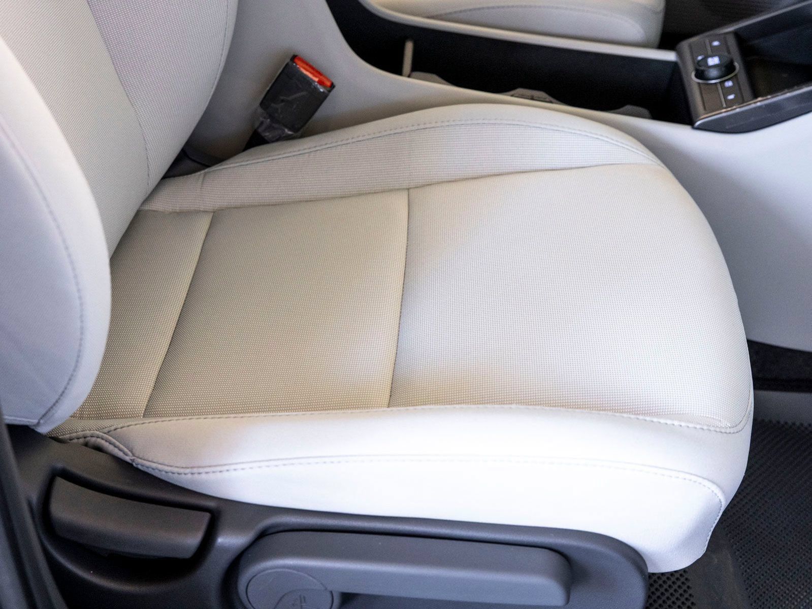 New 2025 Hyundai Kona SEL FWD image 26