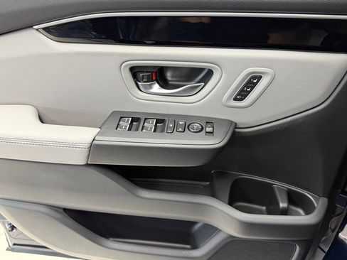 New 2025 Honda Pilot Touring image 23