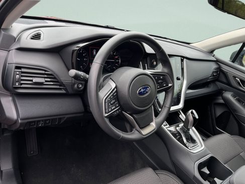 Used 2024 Subaru Outback Premium AWD/4WD image 18