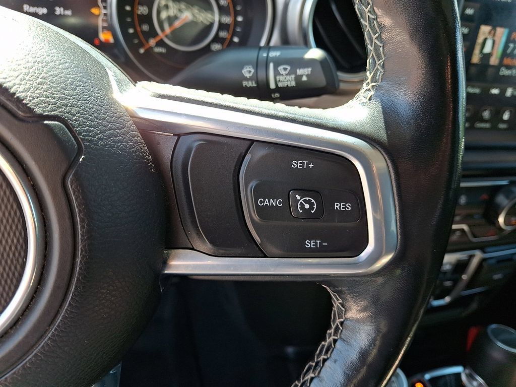 Used 2020 Jeep Gladiator Overland AWD/4WD image 23