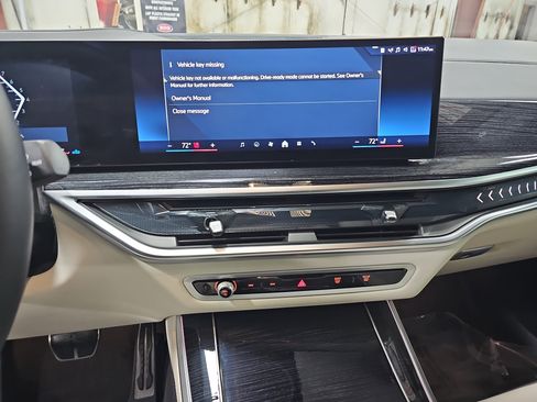 Used 2025 BMW X5 xDrive40i w/ M Sport Package image 22