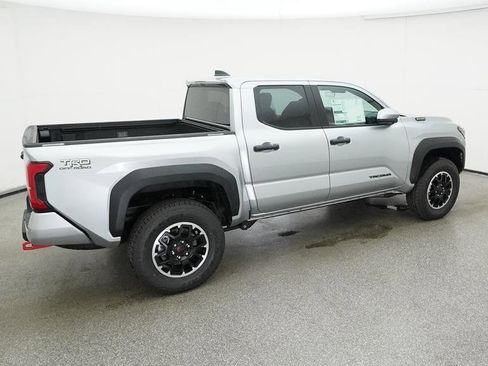 Certified 2025 Toyota Tacoma TRD Off-Road image 10
