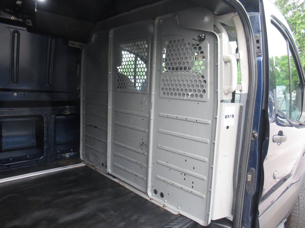 Used 2019 Ford Transit 250 130 Low Roof RWD image 7
