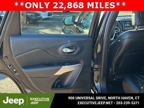 Used 2022 Jeep Cherokee Latitude w/ Sun & Sound Group image 21