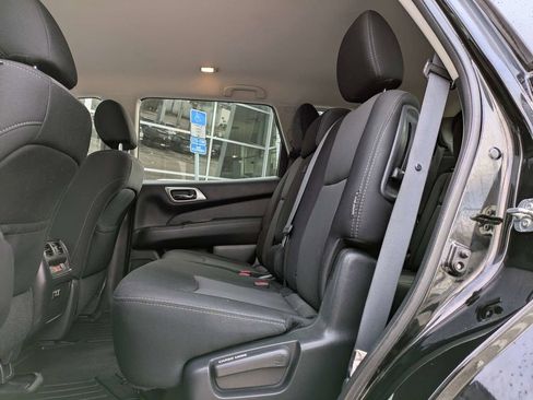 Used 2020 Nissan Pathfinder SV FWD image 15