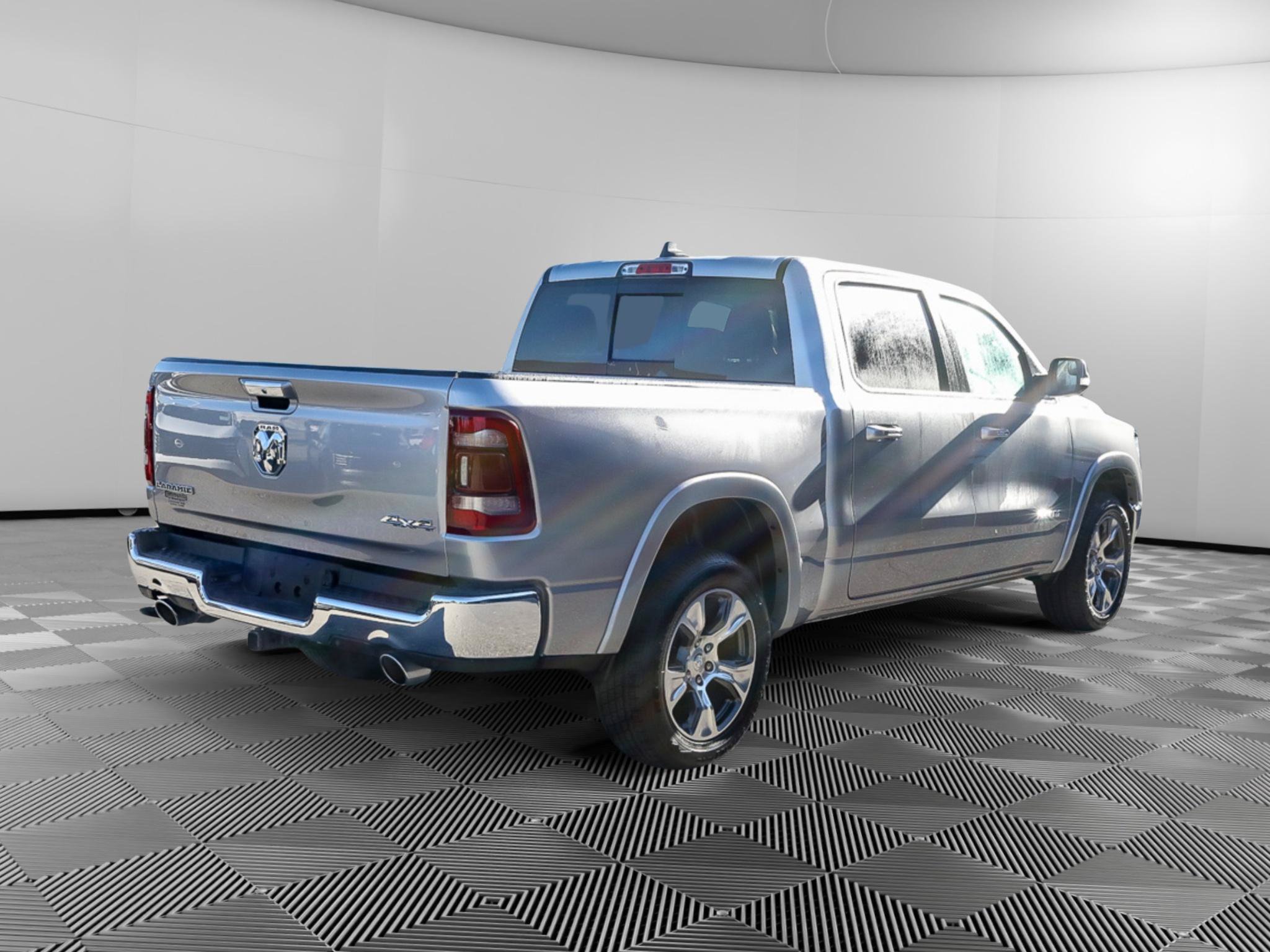 Used 2022 RAM 1500 Laramie AWD/4WD image 8
