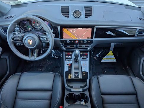 Certified 2026 Porsche Macan AWD/4WD image 21