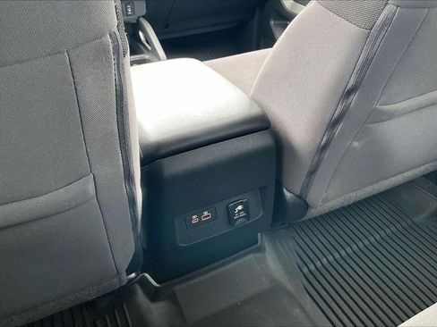 Used 2022 Nissan Frontier SV AWD/4WD image 26