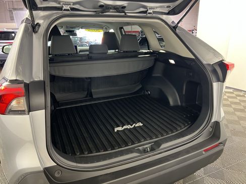 Used 2025 Toyota RAV4 XLE AWD/4WD image 26