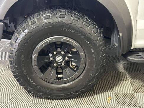 Used 2017 Ford F150 Raptor w/ Equipment Group 802A Luxury AWD/4WD image 11