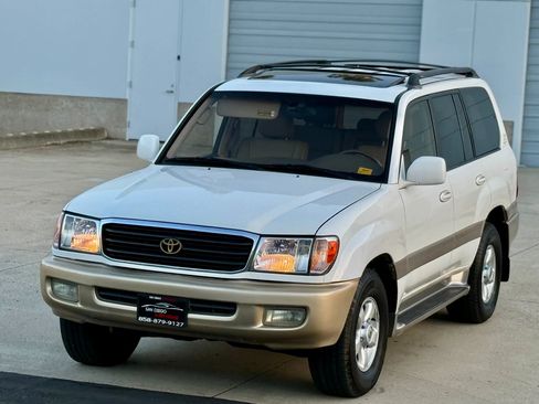 Used 2000 Toyota Land Cruiser w/ Convenience Pkg AWD/4WD image 7