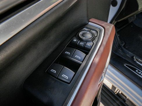 Used 2025 GMC Sierra 2500 Denali Ultimate image 15