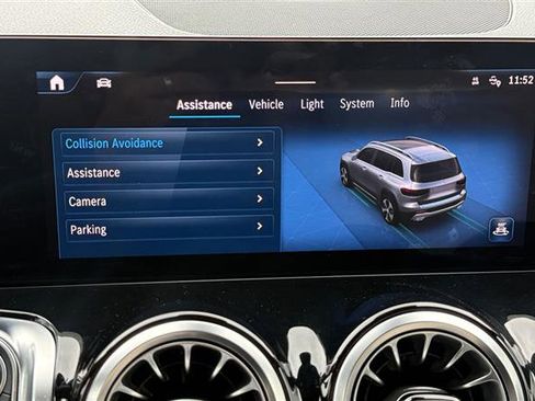 Used 2025 Mercedes-Benz GLB 250 image 28