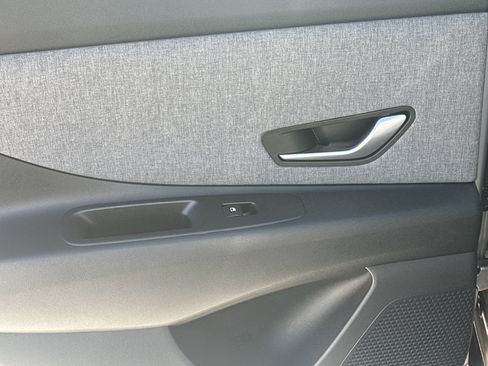 Used 2024 Hyundai Elantra Limited image 21