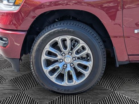 Used 2024 RAM 1500 Laramie AWD/4WD image 9