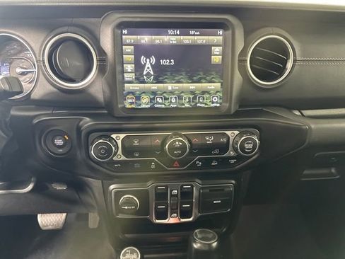 Used 2022 Jeep Wrangler Unlimited Sahara w/ Safety Group image 20