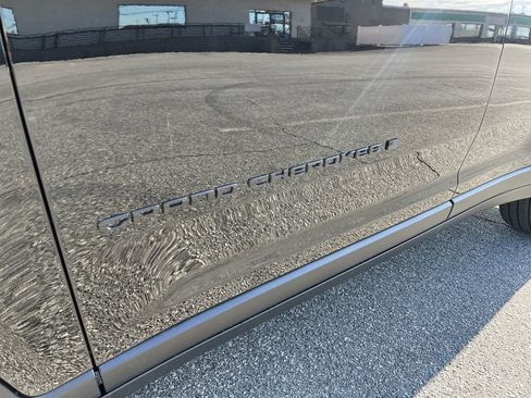 New 2025 Jeep Grand Cherokee Limited AWD/4WD image 34