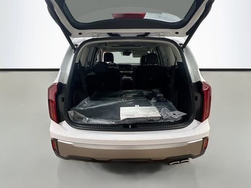 New 2025 Kia Telluride S image 29