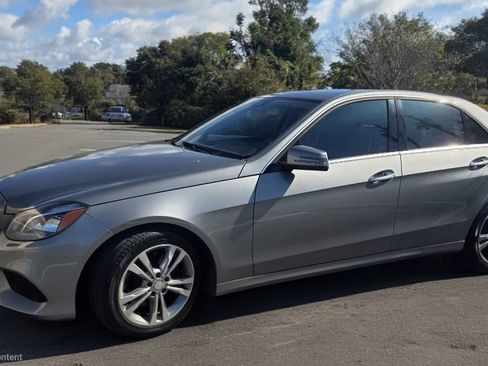 Used 2014 Mercedes-Benz E 250 BlueTEC Sedan image 1