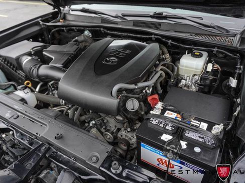 Used 2020 Toyota Tacoma TRD Off-Road w/ Technology Package image 46