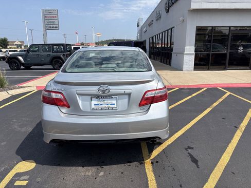 Used 2008 Toyota Camry SE FWD image 6