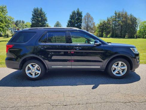 Used 2016 Ford Explorer XLT w/ Equipment Group 202A AWD/4WD image 5