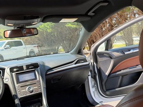 Used 2019 Ford Fusion Titanium FWD image 13