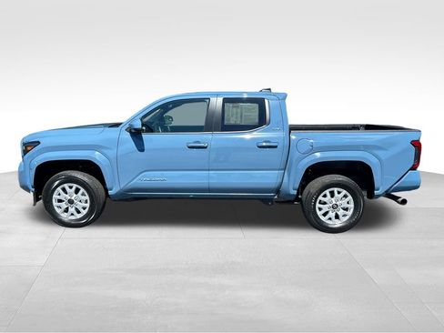 Certified 2026 Toyota Tacoma SR5 AWD/4WD image 3