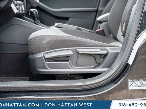 Used 2017 Volkswagen Jetta S image 18