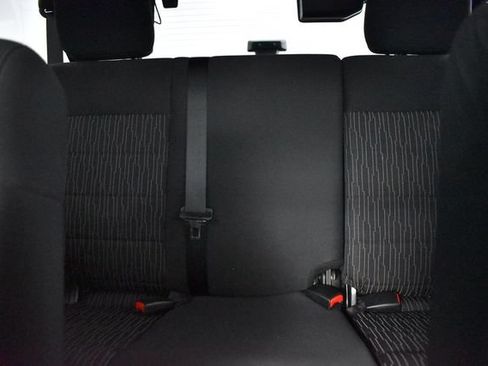 Used 2012 Jeep Wrangler Unlimited Sahara AWD/4WD image 14